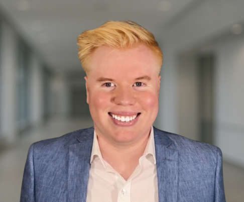 Alex Ayala headshot